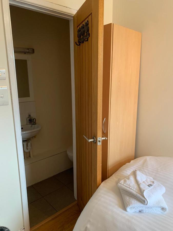 Single Room,1492017166:JPEG