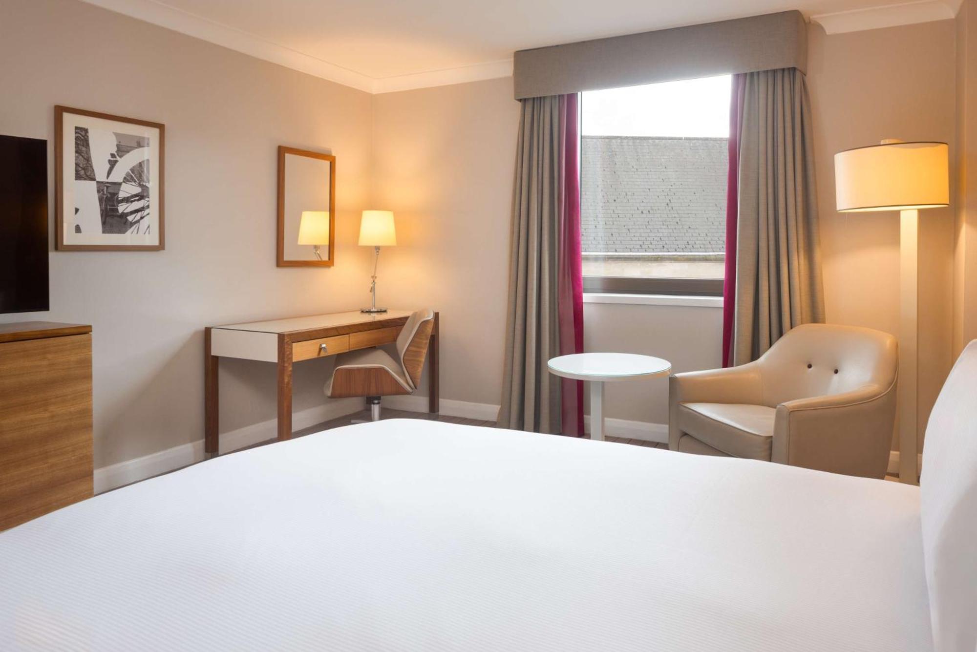 King Guest Room,1544127952:JPEG