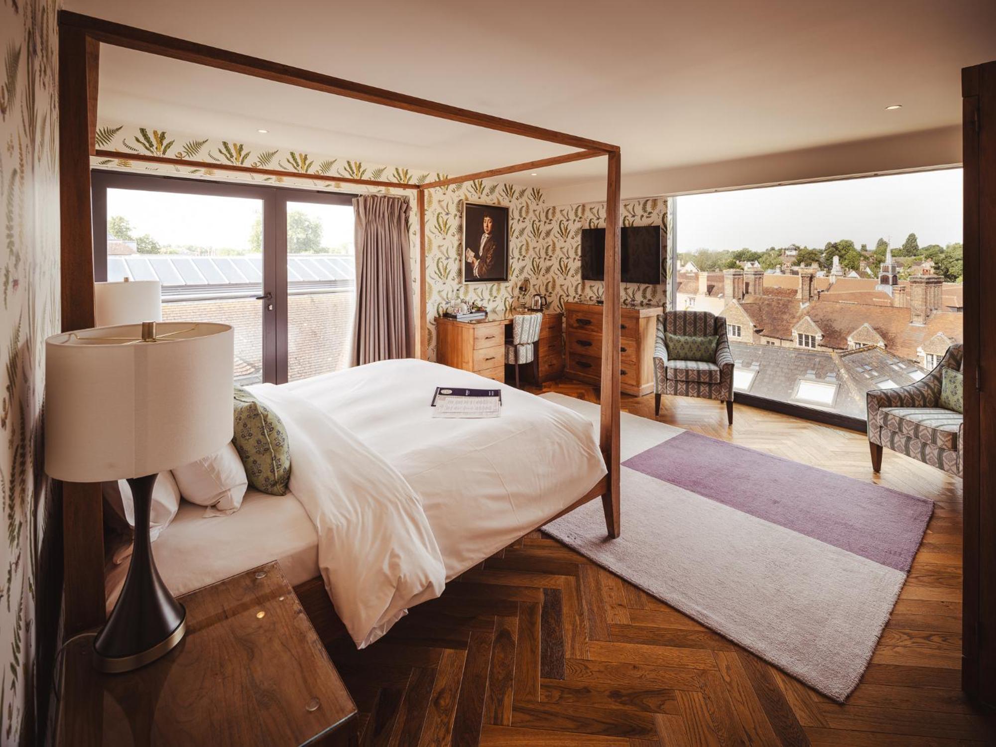Superior King Room
