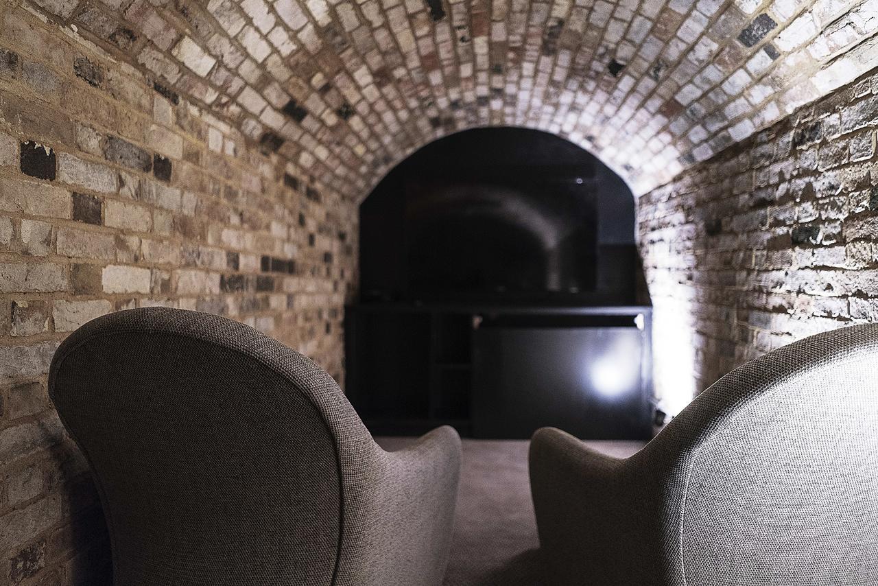 Cinema Signature Suite,695410311:JPEG