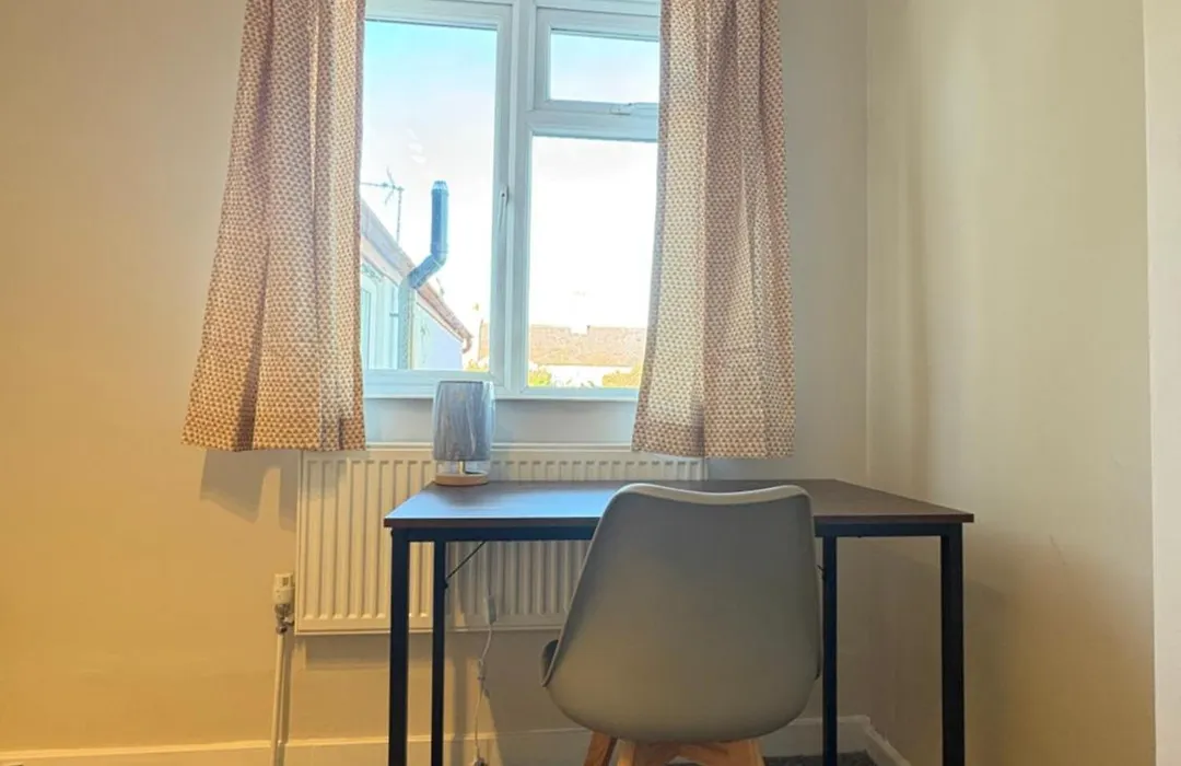 Double Bedroom On Marshall Road, Cb1 7Ty-1