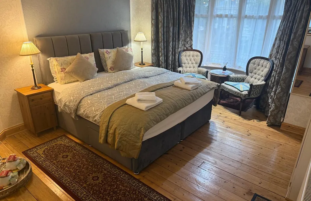Cambridge Bed & Breakfast-1