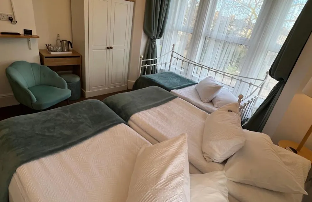 A & B Guest House Cambridge-1