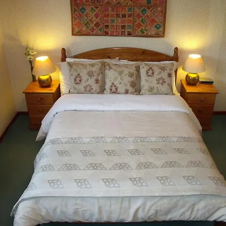 Home From Home Bed And Breakfast-3