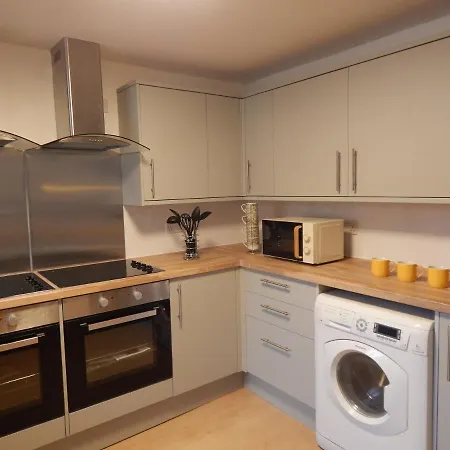 Modern, Well Located En-Suite Rooms With Parking - Orbitat Accommodations-3