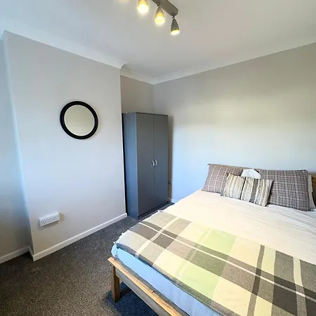 Double Bedroom On Marshall Road, Cb1 7Ty-3