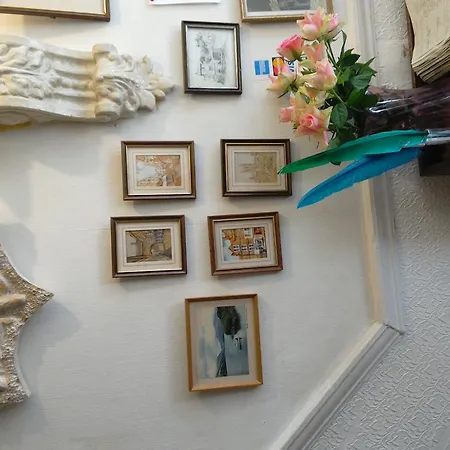 Brooklands Guest House-2
