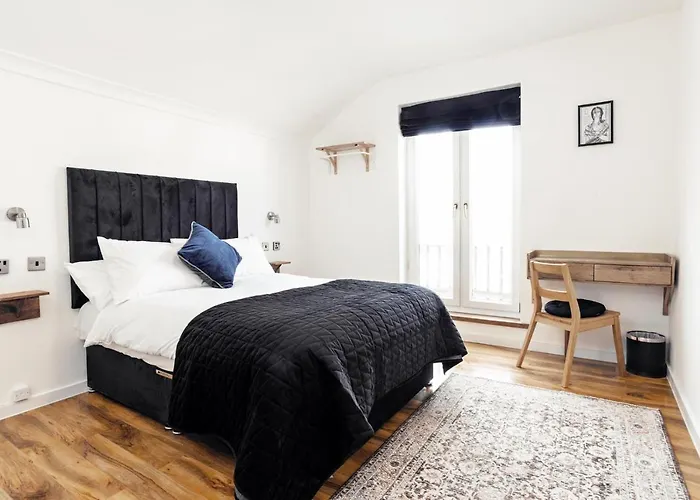 Cambridge House Hotel