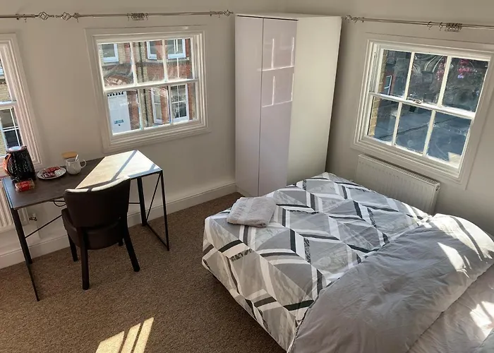 Cambridge HotelsCastle Hill Resident