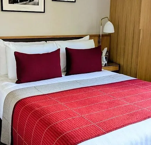 West Court- Jesus College Hotel Cambridge 